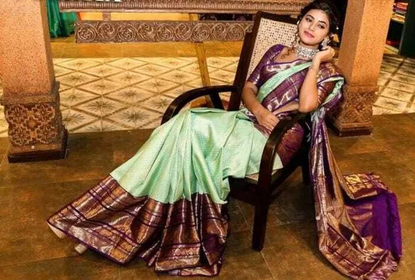 Light_Green_Embellished_Bollywood_Jacquard_Saree_(Light_Green)